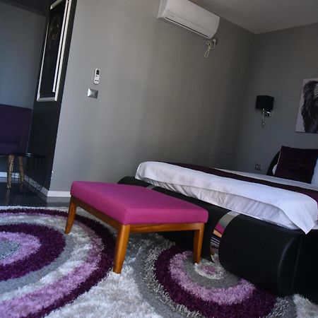 Penthouse Apartment On The Beach Бат-Ям Номер фото