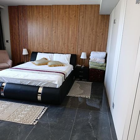 Penthouse Apartment On The Beach Бат-Ям Экстерьер фото