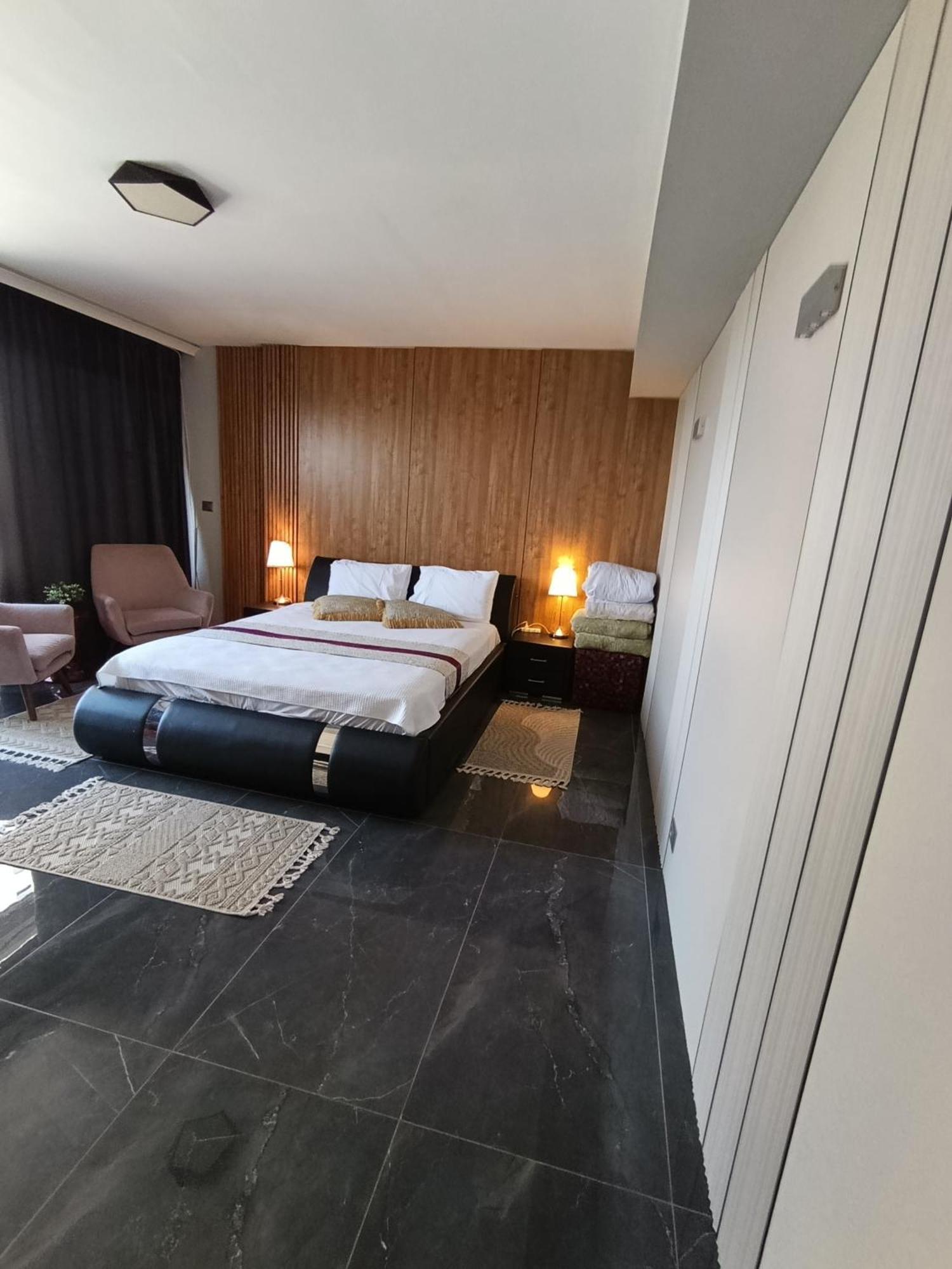 Penthouse Apartment On The Beach Бат-Ям Экстерьер фото