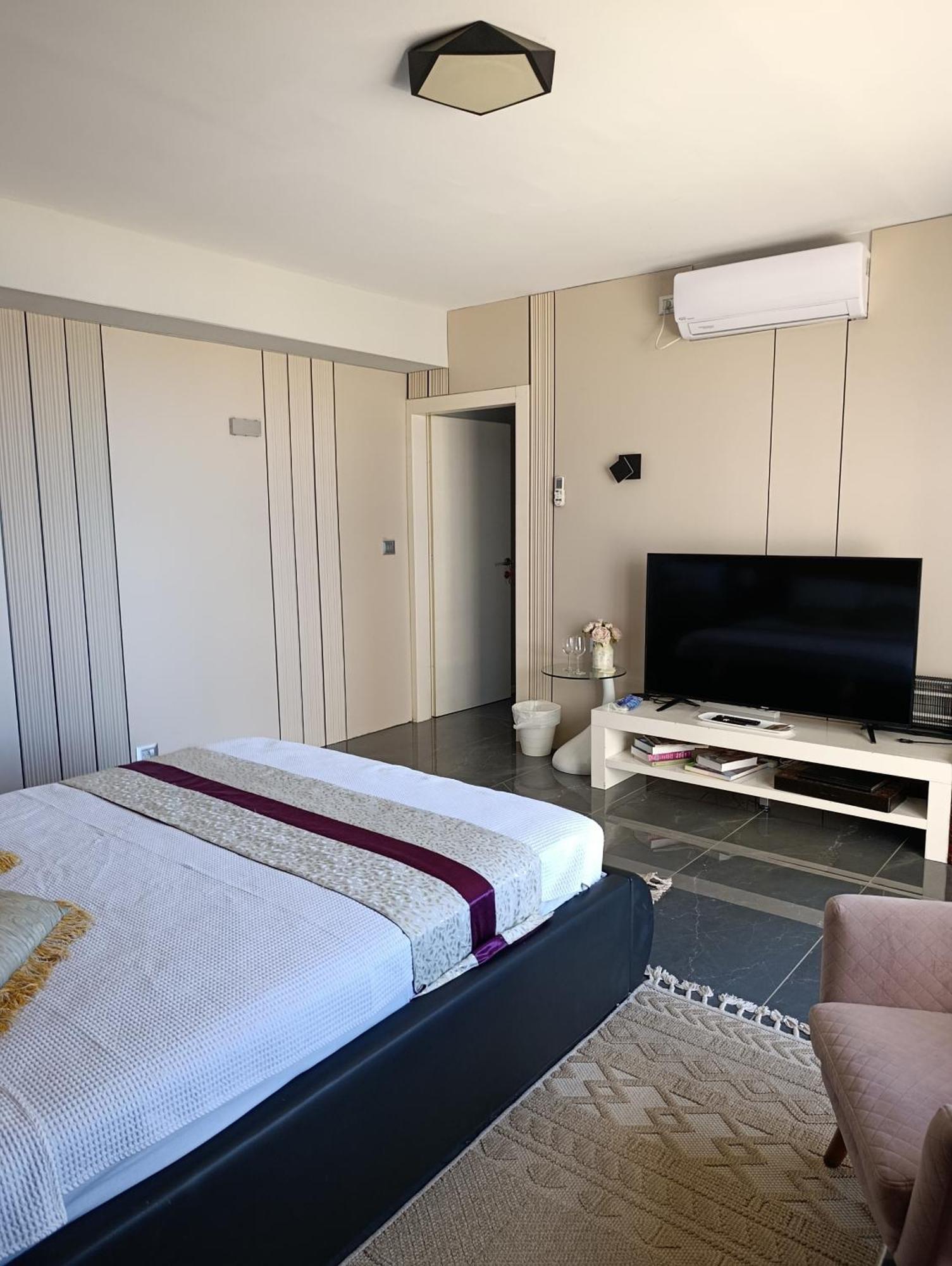 Penthouse Apartment On The Beach Бат-Ям Номер фото