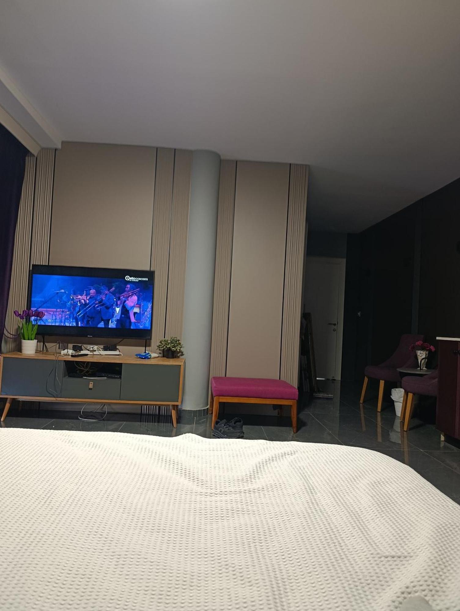 Penthouse Apartment On The Beach Бат-Ям Номер фото