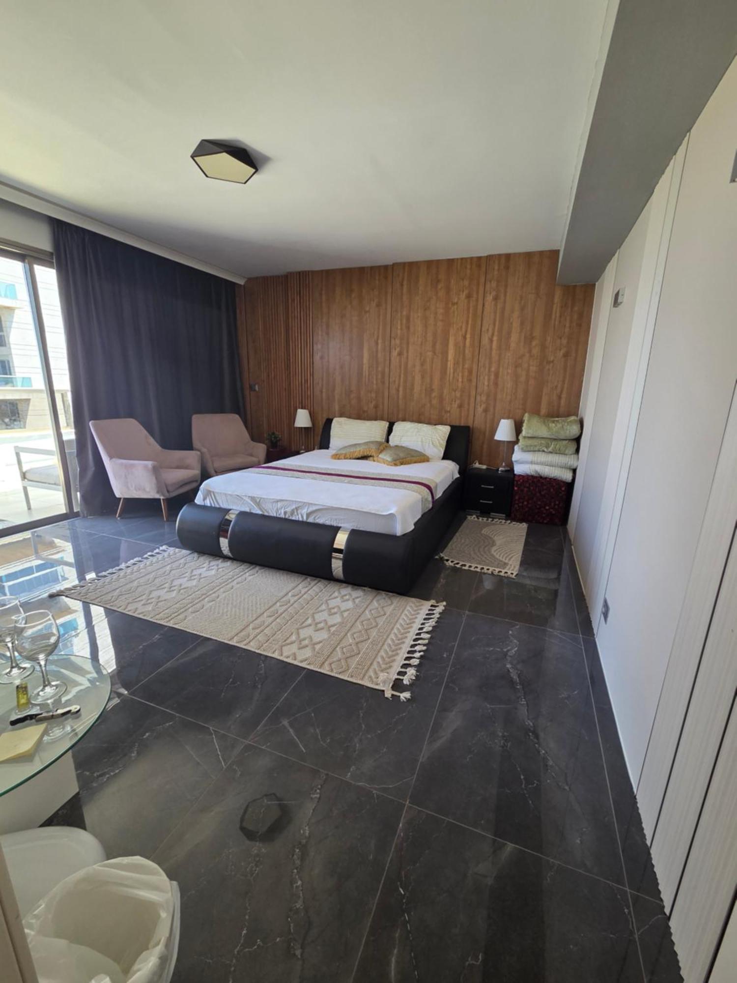 Penthouse Apartment On The Beach Бат-Ям Номер фото