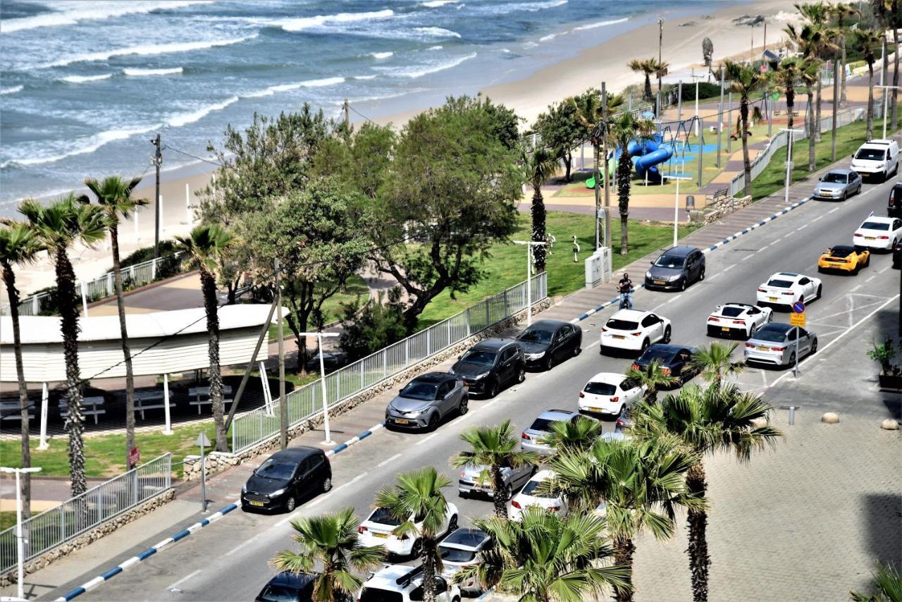 Penthouse Apartment On The Beach Бат-Ям Экстерьер фото
