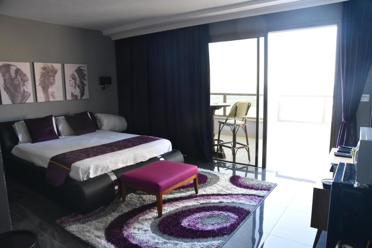 Penthouse Apartment On The Beach Бат-Ям Экстерьер фото