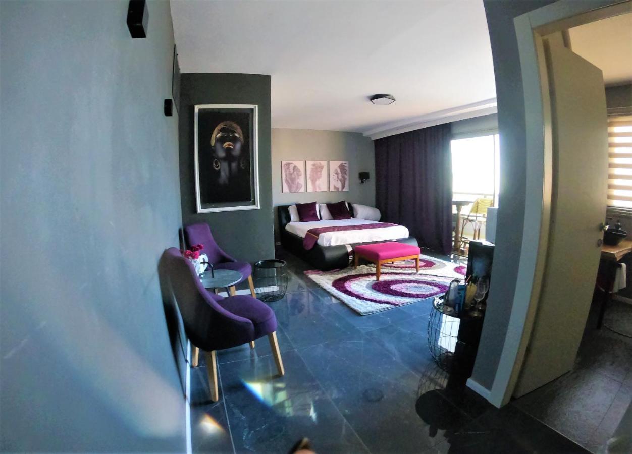 Penthouse Apartment On The Beach Бат-Ям Экстерьер фото