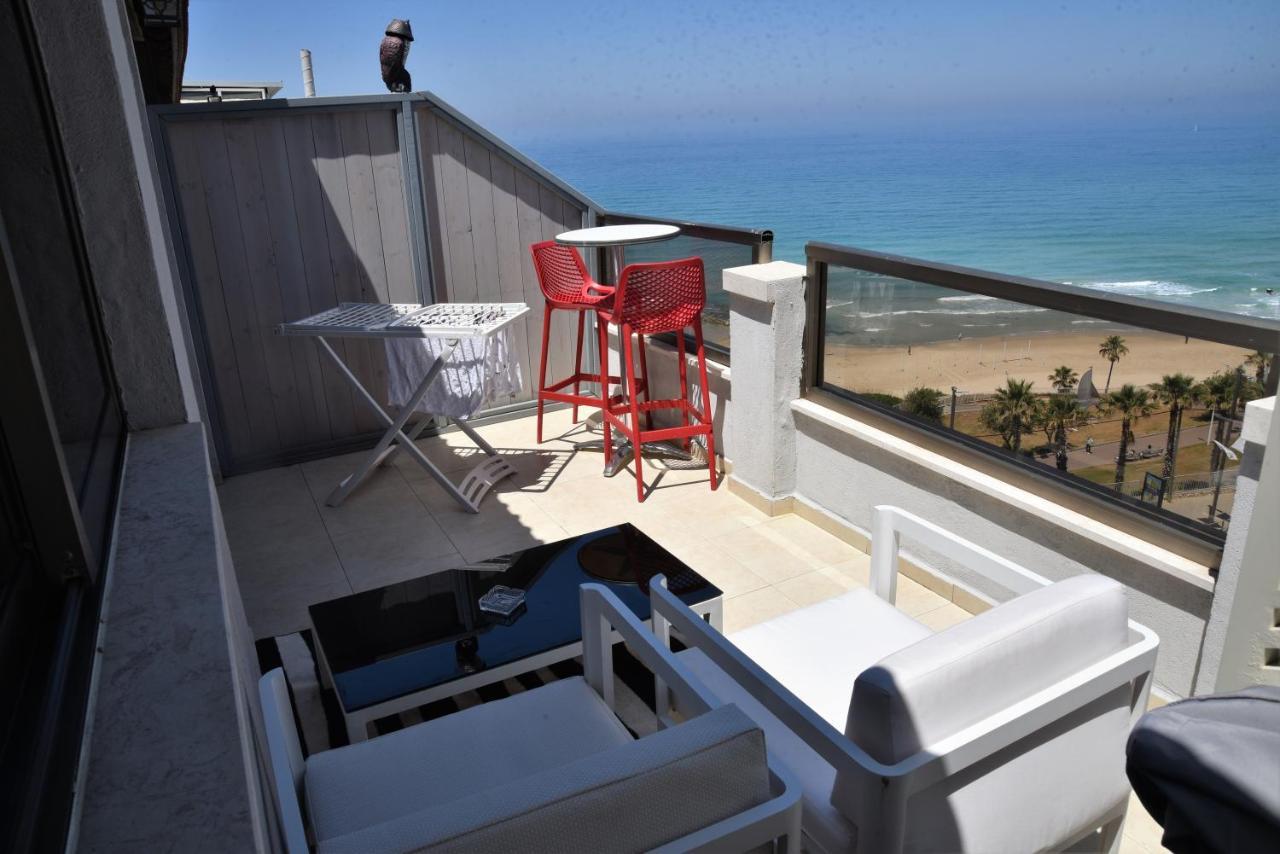 Penthouse Apartment On The Beach Бат-Ям Экстерьер фото
